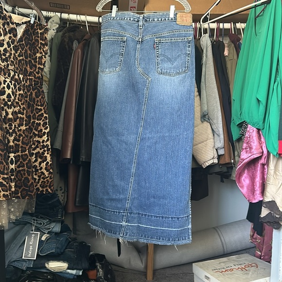 Levi’s maxi skirt with side slit and raw hem - Picture 5 of 5